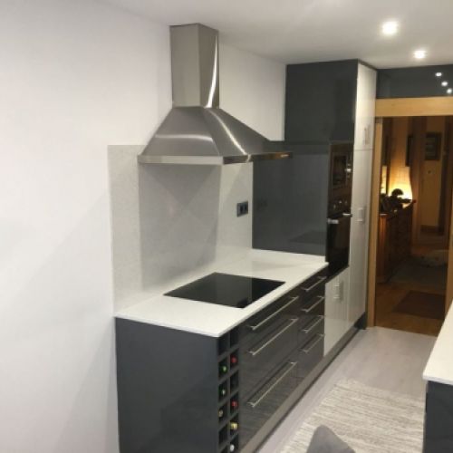 Muebles de cocina de madera de color gris